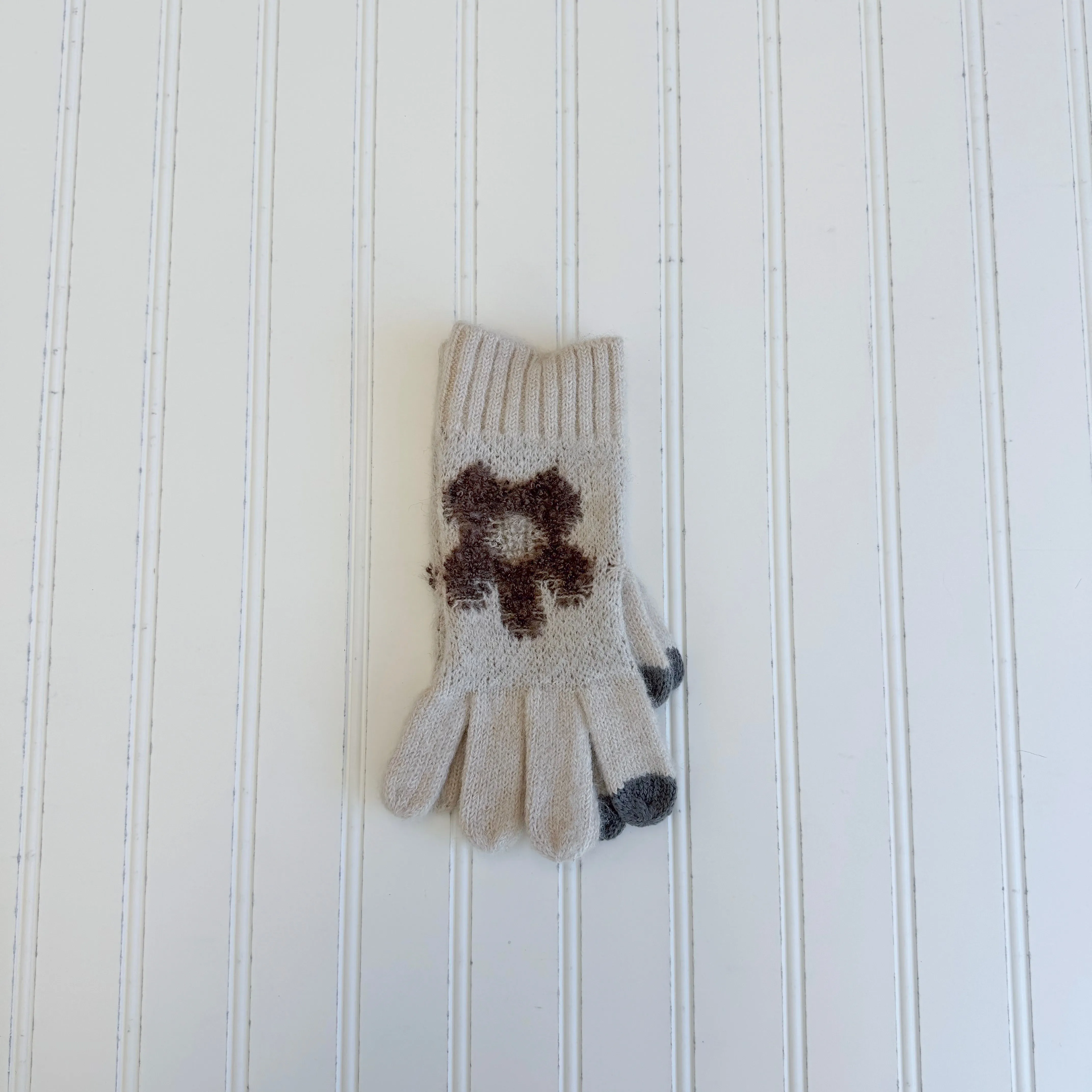 Soft Daisy Gloves